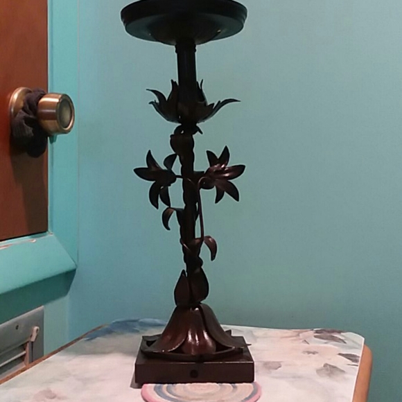 Vintage Iron Candle/ Pot Holder - Picture 4 of 7